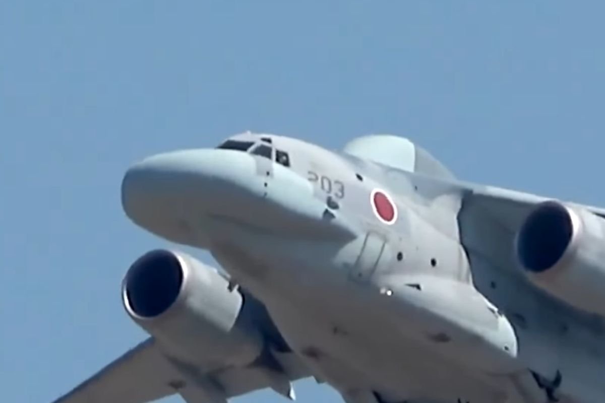 Japan unveils EC-2 electronic warfare aircraft based on Kawasaki C-2 platform