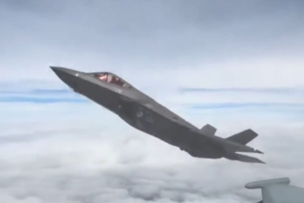 The F-35 stealth fighter is facing major setbacks due to failures in its TR-3 software upgrade, leaving the aircraft limited throughout 2025 and into 2026. This update, meant to boost computing power and unlock new combat capabilities, has proven unstable and largely unusable, forcing jets to operate with outdated software. As a result, key features like advanced targeting, weapons integration, and cybersecurity improvements are delayed. These issues are slowing deliveries, reducing operational effectiveness, and raising concerns about the F-35’s readiness—especially as rivals like China rapidly expand their air power.